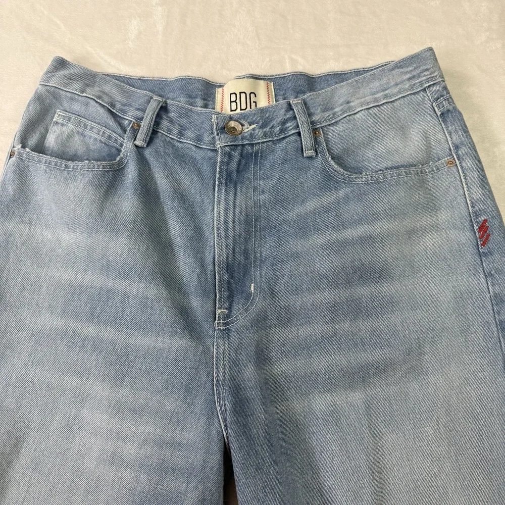 BDG Baggy‎ Fit Jeans Mens 33x32 Light Fade Distressed Wide Leg Raw Edge